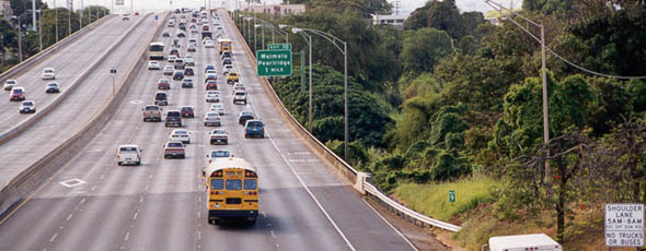 Zipper lane, HOV-2 lane, 4 regular lanes, and morning rush shoulder lane, on H1 eastbound at mile 9