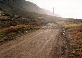 Unpaved eastern approach to Kaena Pt.