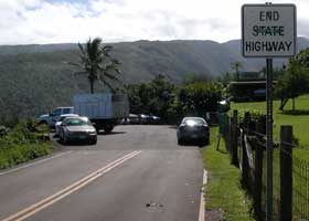 Akoni Pule Highway (state route 270) ends here at the dead-end for the Polulu Valley Lookout